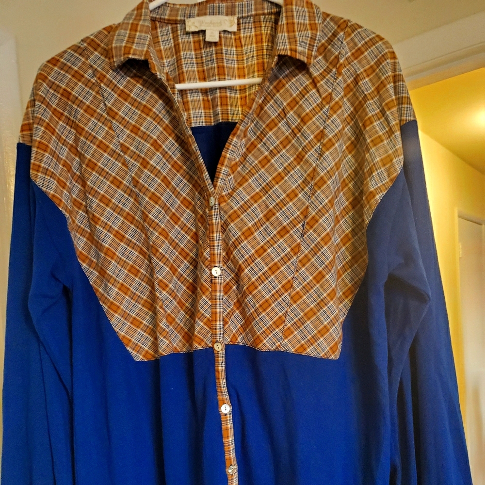 Blouse - Picture 2 of 3